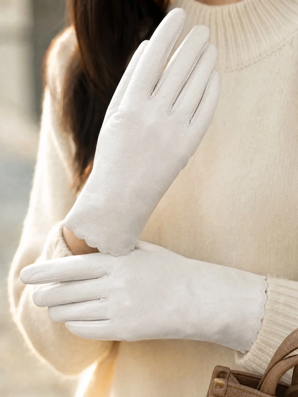 4/$20 Vintage Fownes White Leather Dress Gloves Size 7.5 Washable Leather